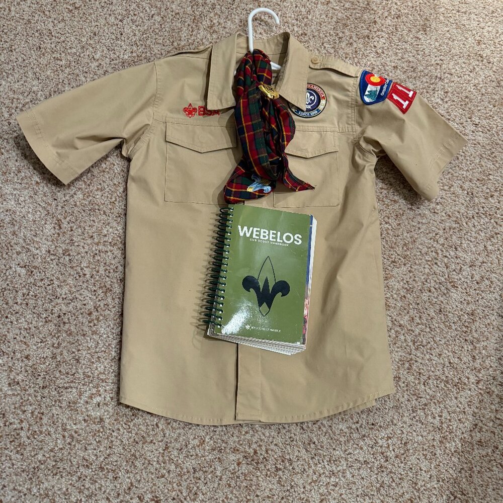 Arrow of Light Cub Scout Shirt  + Book